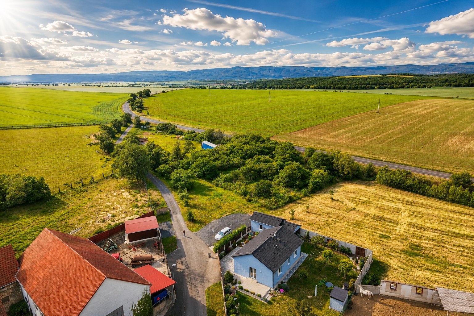 Prodej stavebního pozemku o velikosti 2.351 m2 v Sušanech u Strupčic, okr. Chomutov