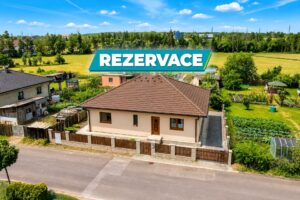 Bungalov v Březně u Chomutova, Bránská ulice