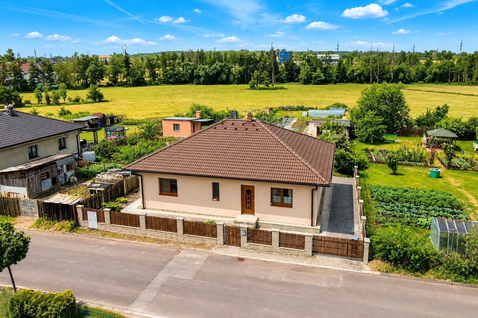 REZERVACE Prodej bungalovu v Březně u Chomutova, Bránská ulice